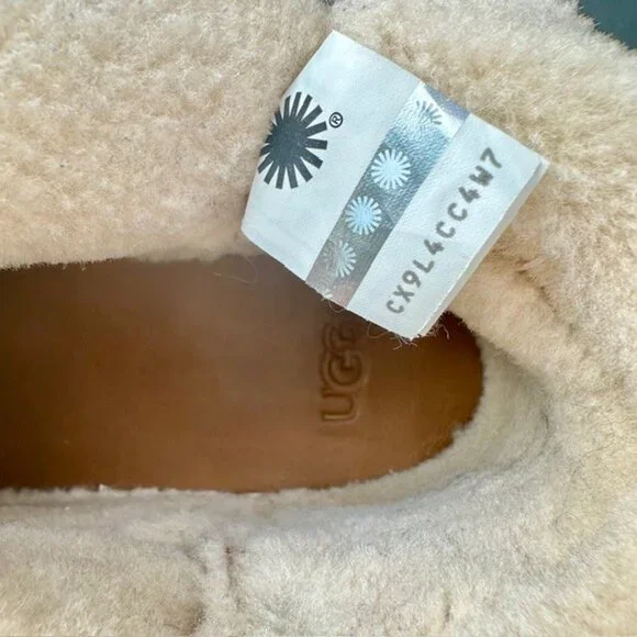 UGG Priya Water Resistant sneaker boot - Size 7 - Picture 9 of 11